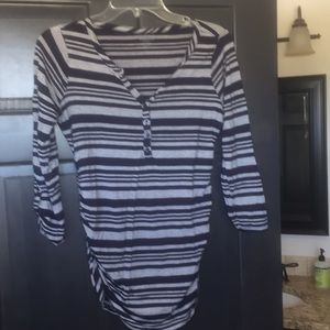 Motherhood Maternity 3/4 sleeve top size small